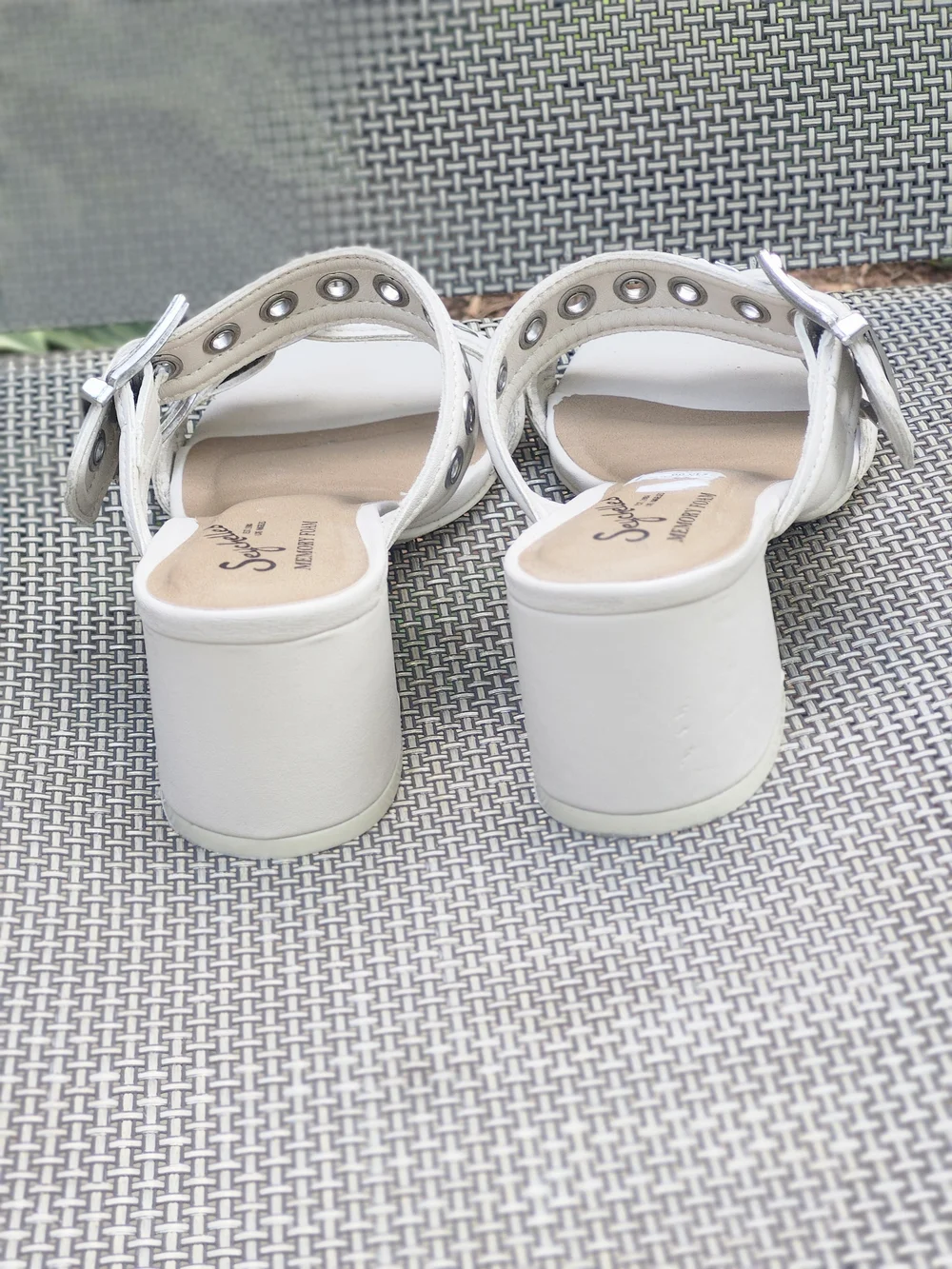 Seychelles Cream Memory Foam Grommet Buckle Block Heel Mules Sandals 6.5